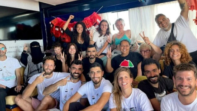 Unggahan Zizi Kirana bersama rekannya saat mengikuti aksi kepedulian Palestina bersama Global Sumud Flotilla.  [Instagram]